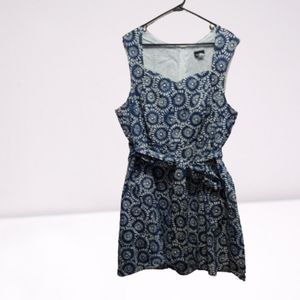 Retrolicious size 4x blue and white dress